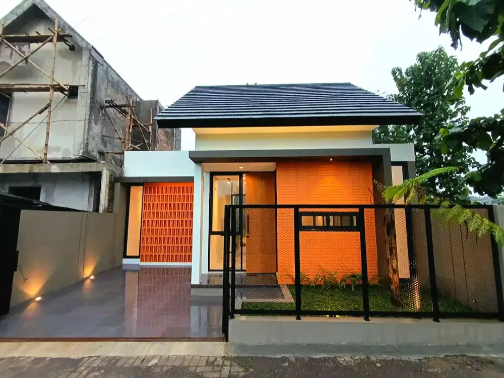 Rumah Nuansa Villa Bonus Courtyard Dekat Kampus UII