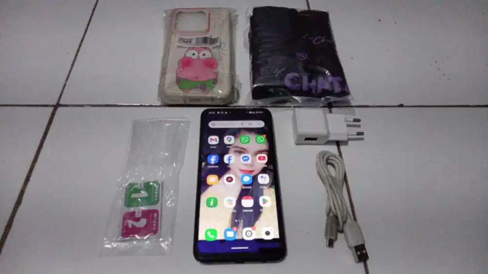 Redmi A2 ( 2022 )
Ram 4gb (2gb+2gb)
Rom 32gb Black Edition
Kel