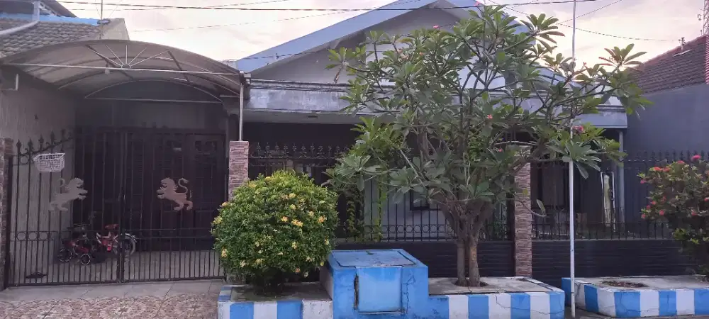 Rumah di Pucang Indah Blok J no.2