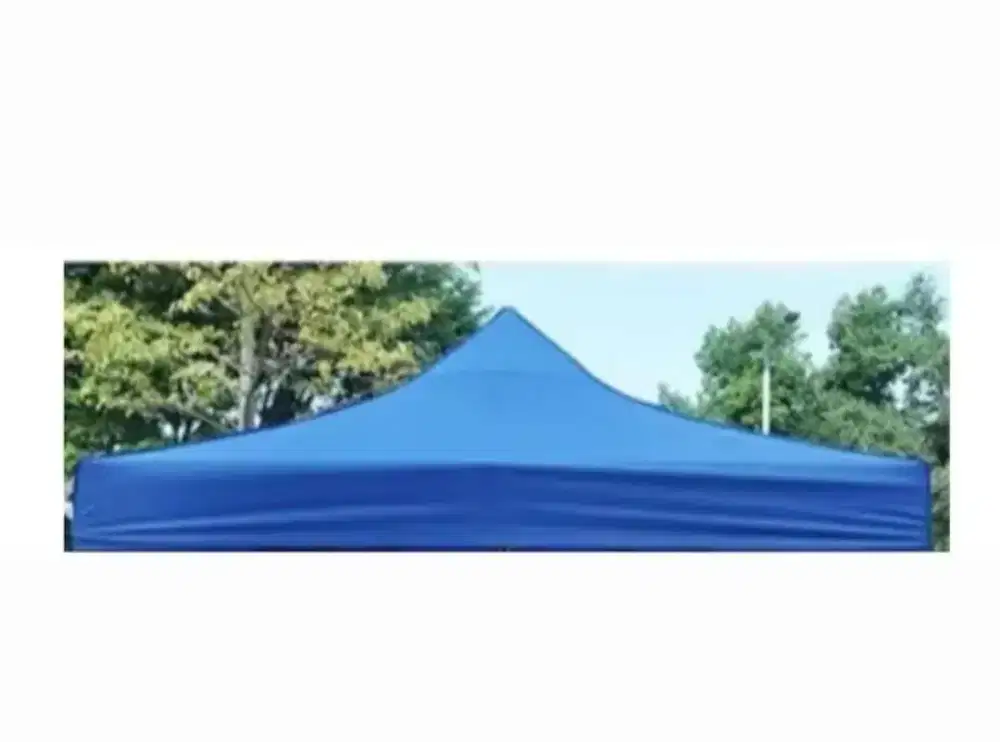 Atap tenda biru dan putih