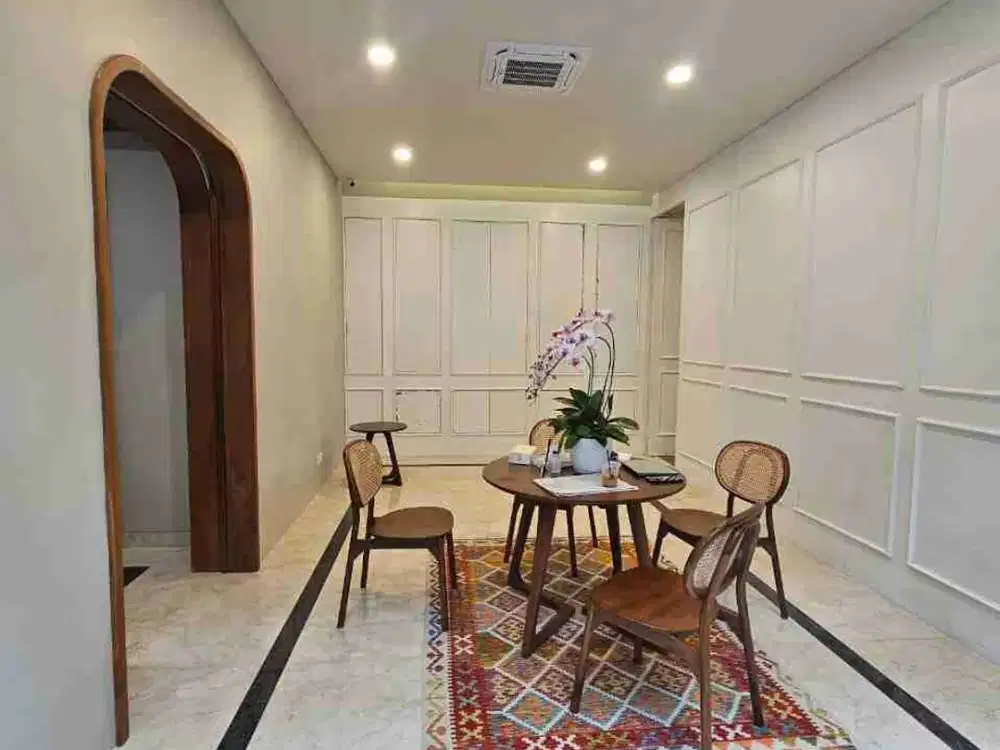 DISEWAKAN RUMAH BRANDNEW COCOK KANTOR/HUNIAN DI BLOK M KEBAYORAN BARU JAKARTA SELATAN