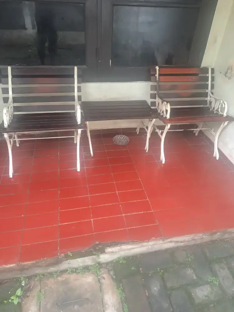 Jual meja plus 2 kursi teras
