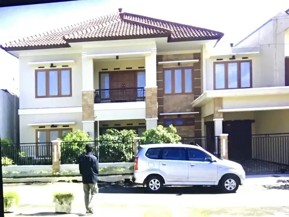 Rumah Besar Harga Miring di Area Bunga Bunga Dkt Suhat