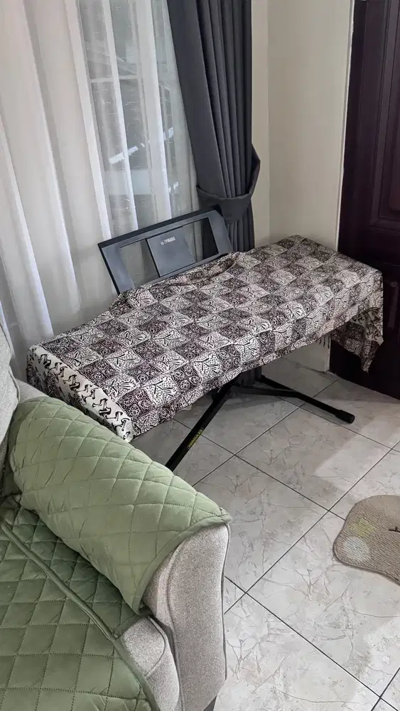 keyboard dan kaki nya kondisi mulus