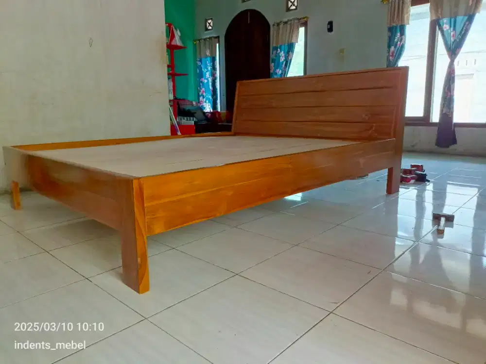 Dipan jati minimalis