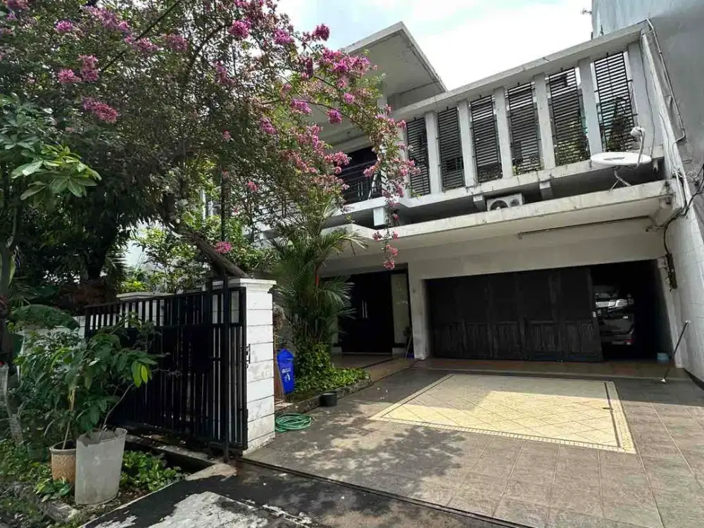 Dijual Rumah Asri di Janur Elok Raya Kelapa Gading dekat hotel Santika