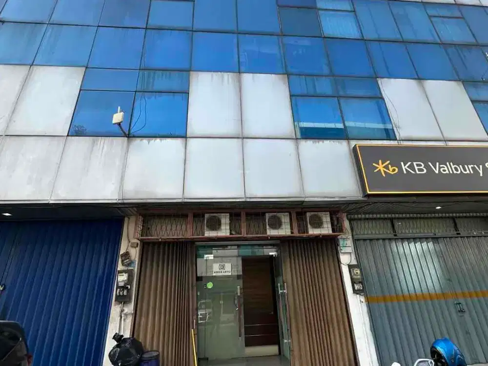 Disewakan Ruko di Plaza Pacific 3 Lantai