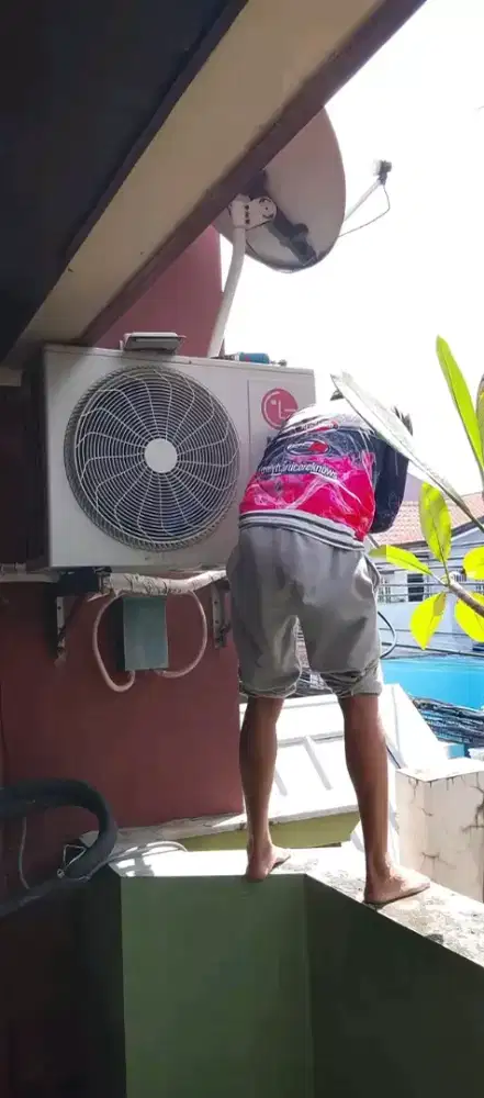 Jasa service AC panggilan dan bongkar pasang AC