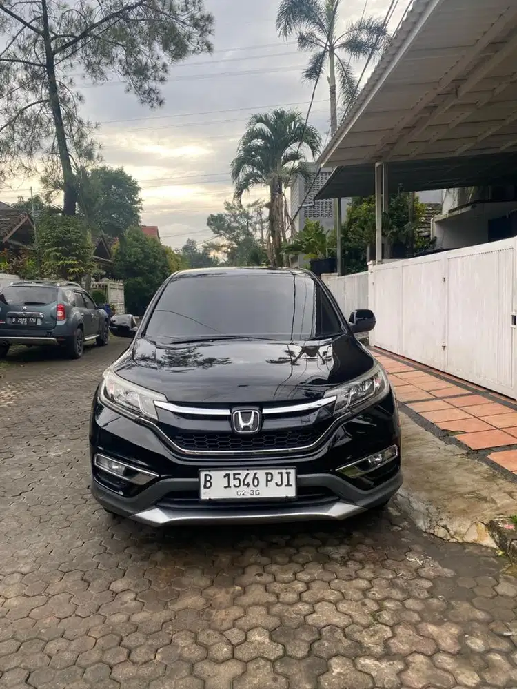 Honda CRV 2.0 matic th 2015 Hitam metalik kondisi istimewa mulus