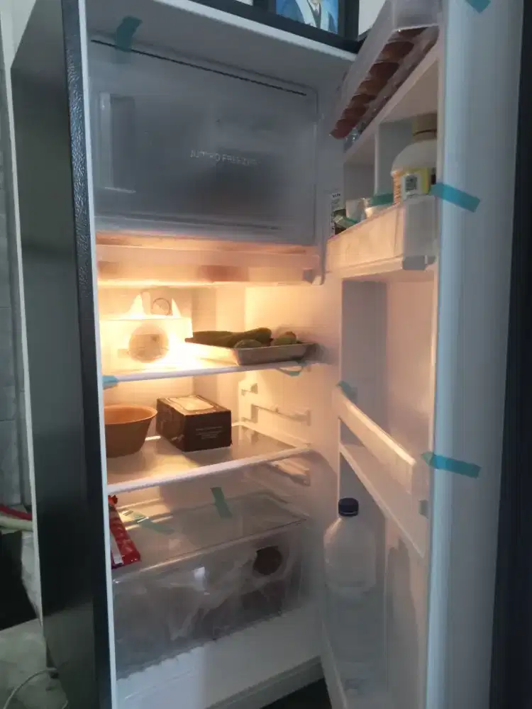 Kulkas 1 pintu polytron