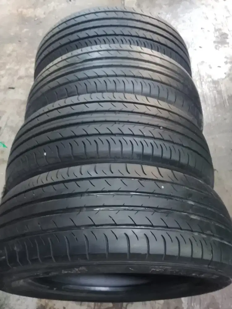 Dunlop sportmaxx 225 60 R18