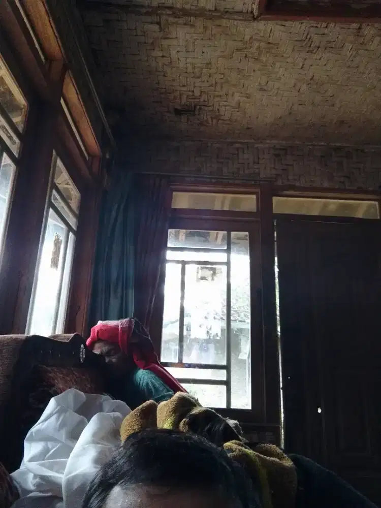 Mencari pekerjaan apa saja yang penting halal