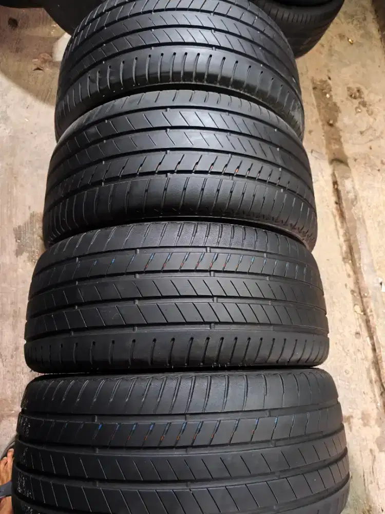Bridgestone alenza Runflat 305 40 R20 & 275 45 R20