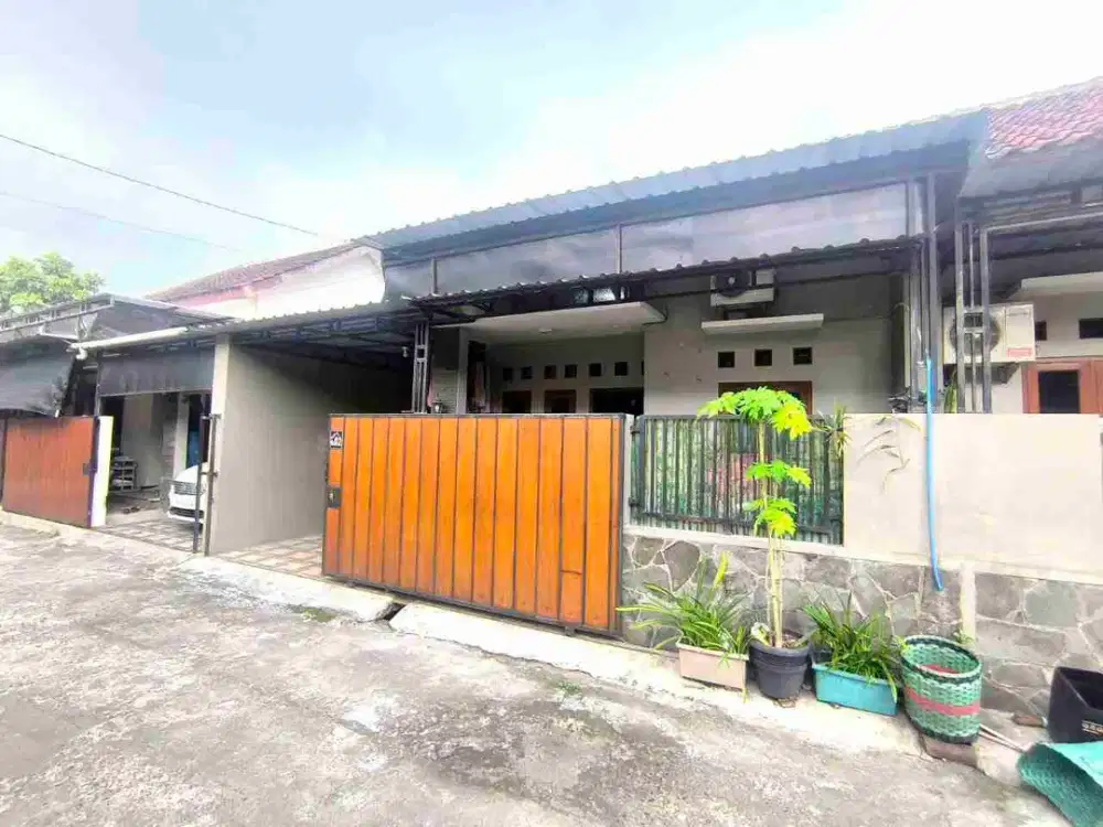 Rumah Bagus Strategis dekat Kampus di Kadipiro Surakarta