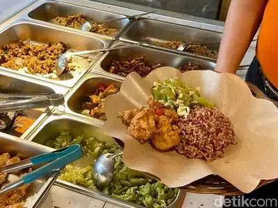 Kantin di Daan Mogot Km. 14 membuka lowongan untuk kasir-helper umum