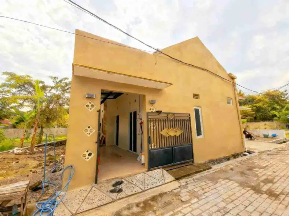 Rumah Bagus Siap Pakai di Wonorejo