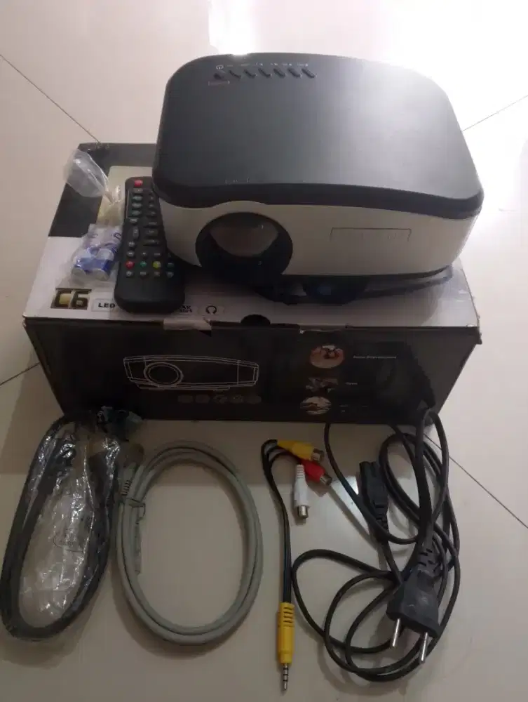 Cheerlux C6 Mini LED Proyektor