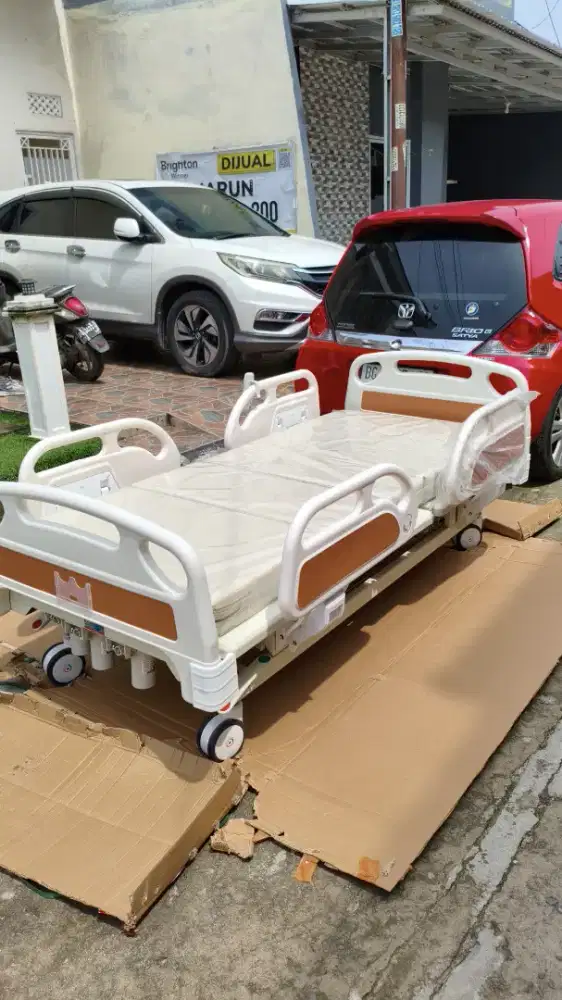 KASUR RUMAH SAKIT ELEKTRIK/ Electric hospital bed butterfly by one hea