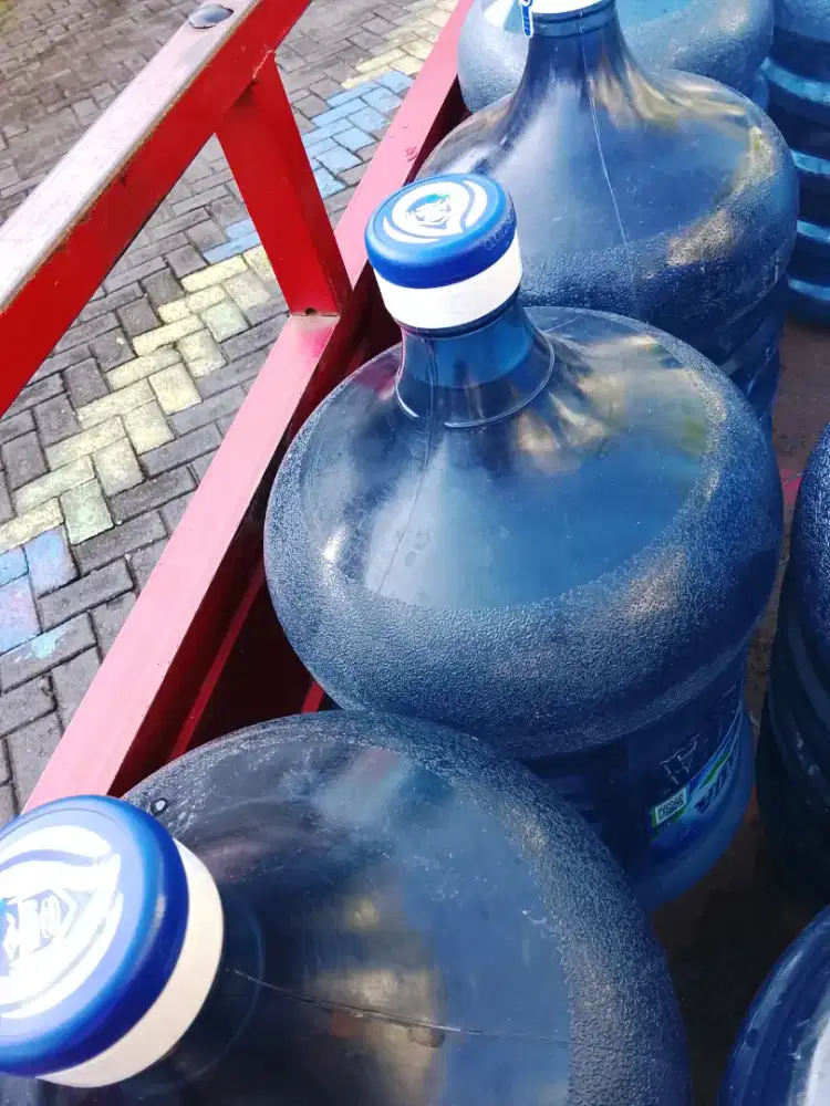 Aqua Galon dan isi ulang