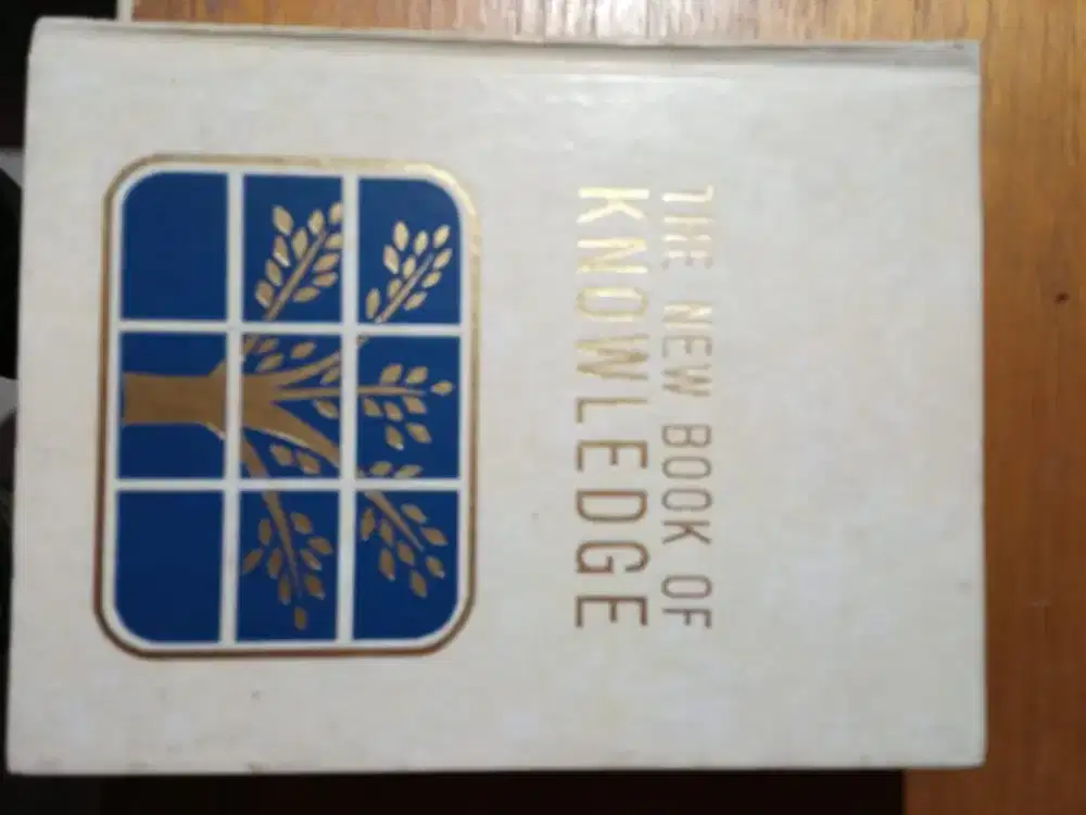 Buku Vintage: THE NEW BOOK OF KNOWLEDGE
