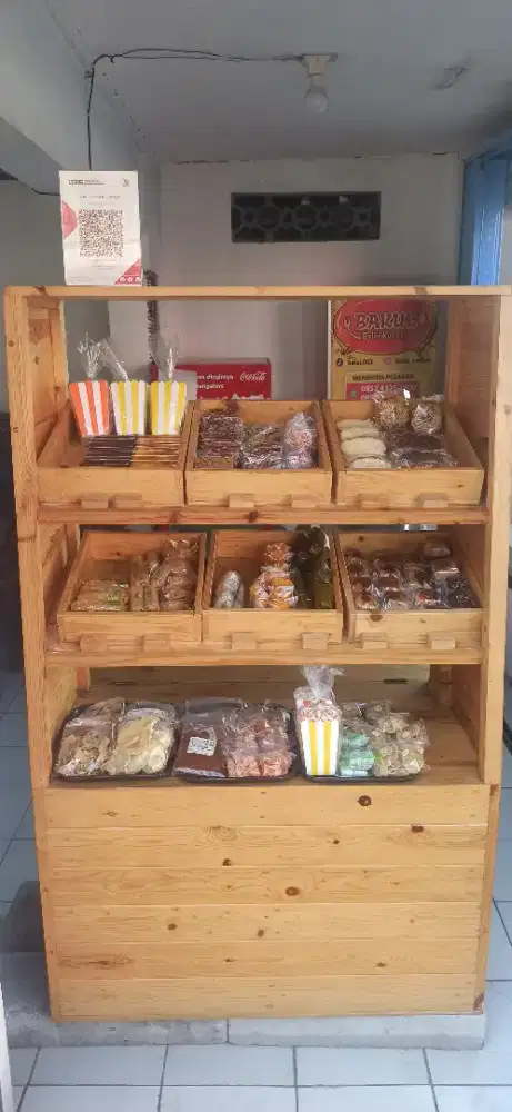 Etalase Roti Pastry