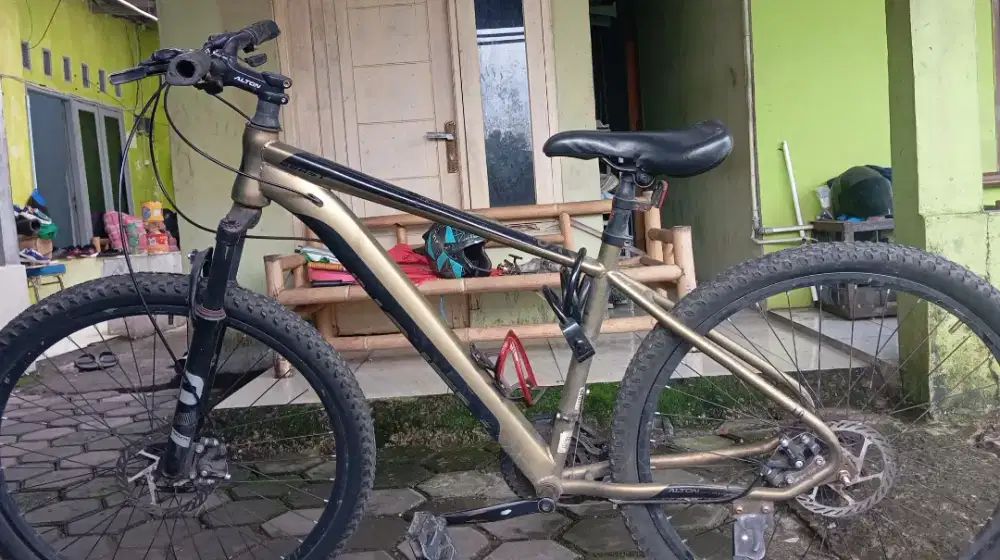 Dijual sepeda merk Alton