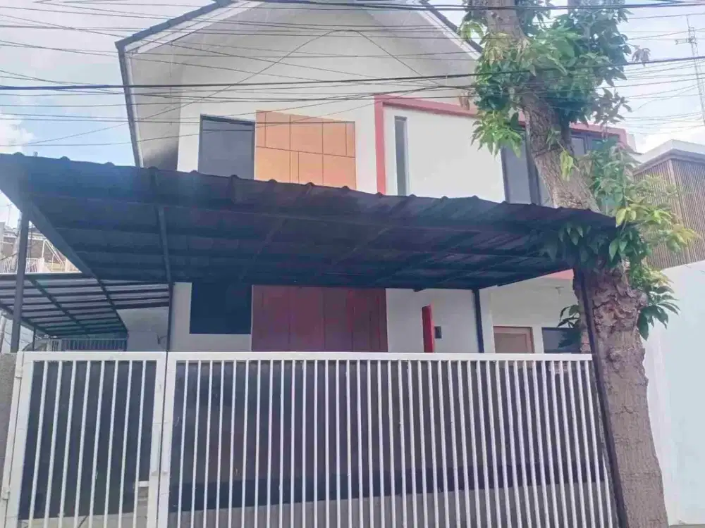 Disewakan rumah 2 lantai nyaman utk tempat tinggal /kantor akses 2 mobil di tebet timur