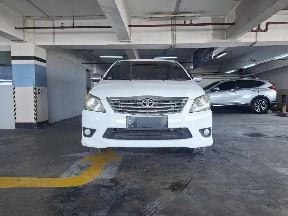 TOYOTA KIJANG INNOVA G AT MATIC BENSIN 2012 PUTIH