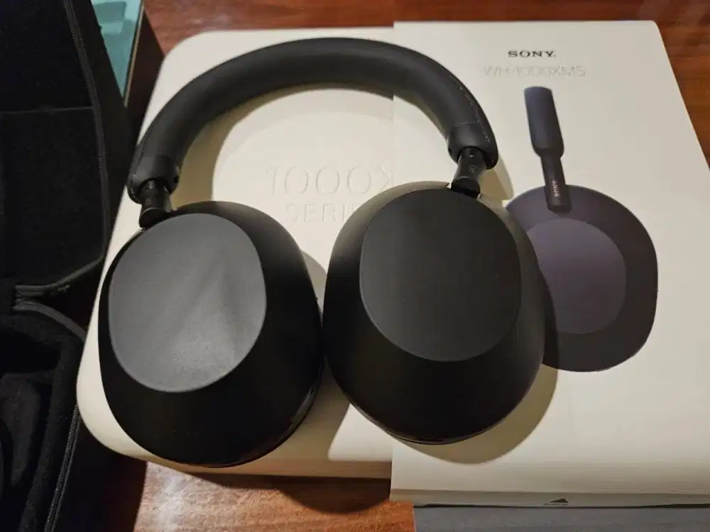 Sony WH 1000XM5 noise-cancelling headphones