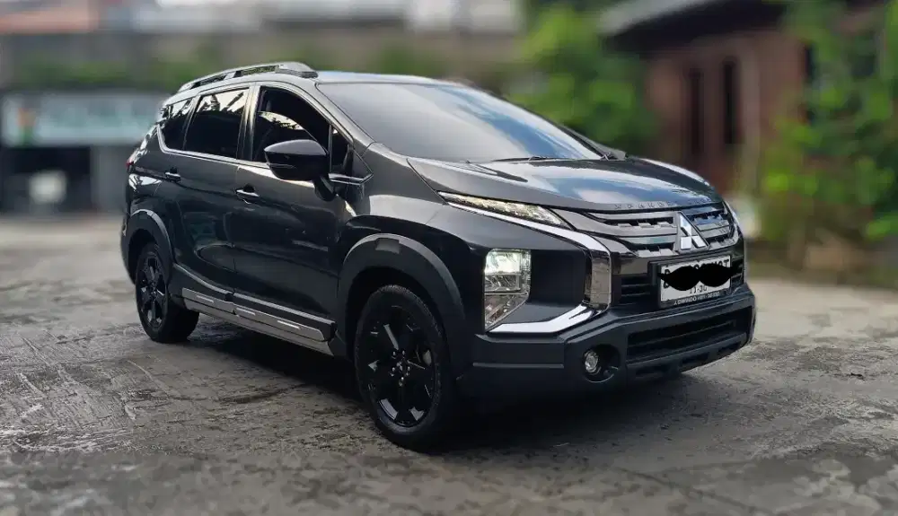 Xpander Cross Black edition Rockford Fosgate