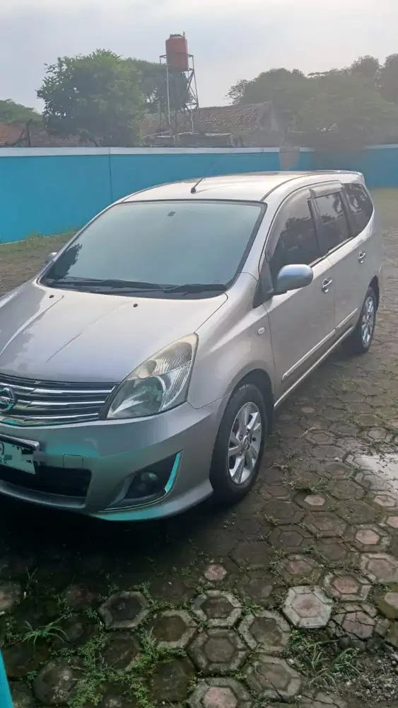 Nissan Grand livina 2013 Bensin