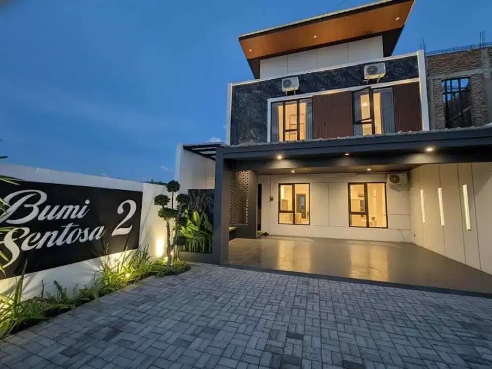 Dijual Rumah 2 Lantai Baru Full Furnished Dekat SD Model