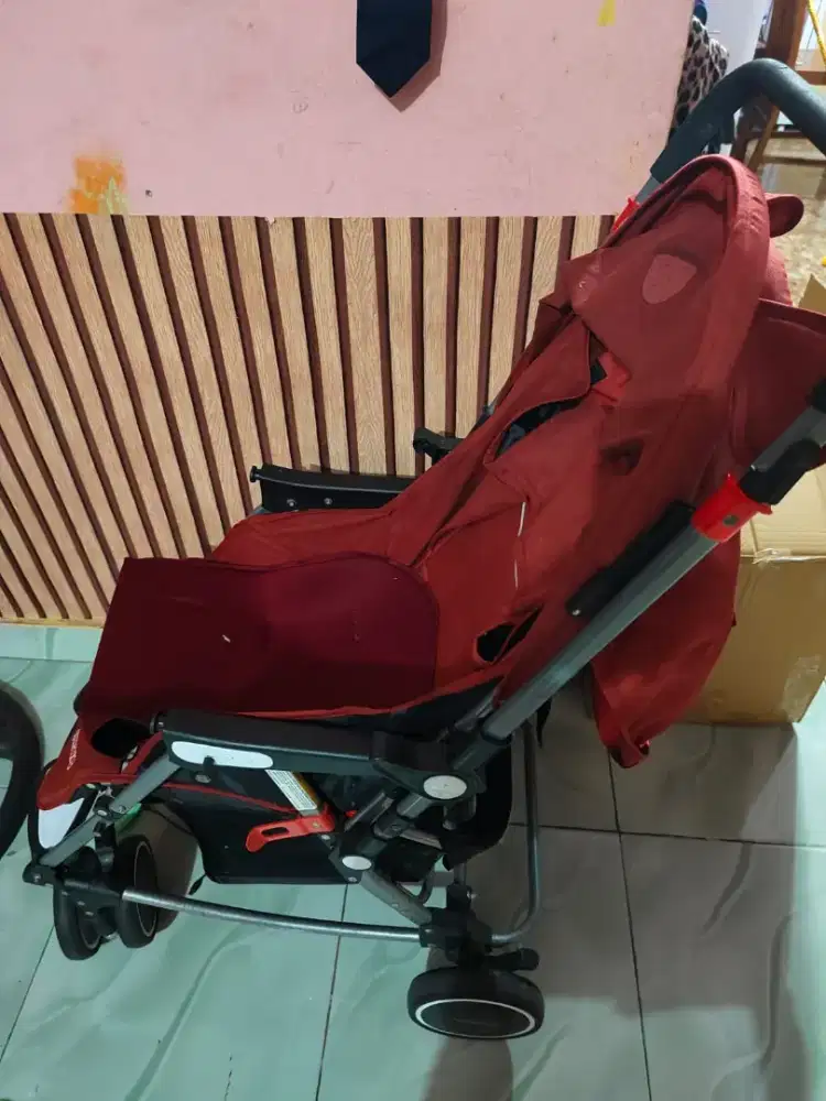 Jual perlengkapan bayi masih like new borongan  aja