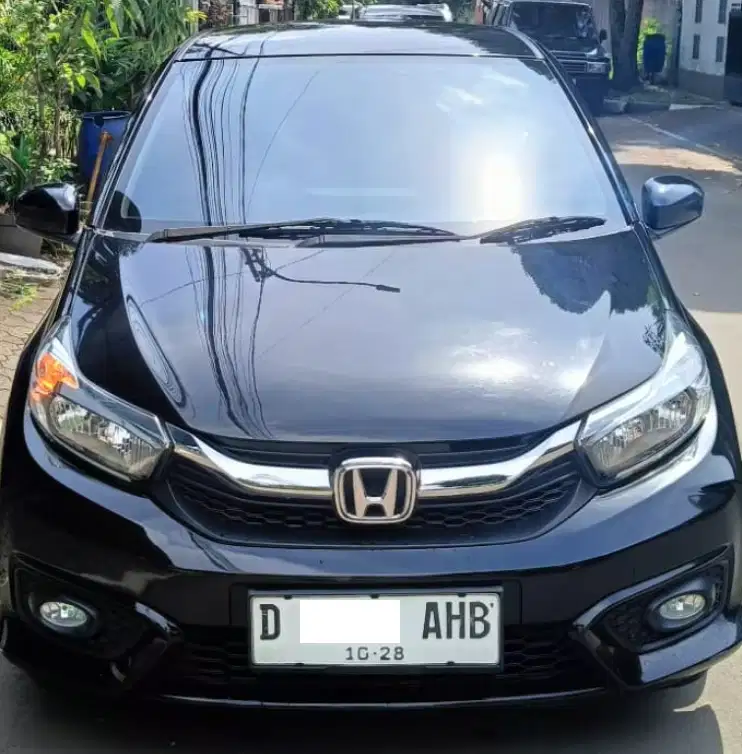 Honda BRIO Satya Hatchback (2018) - KM Rendah - Lady Driver