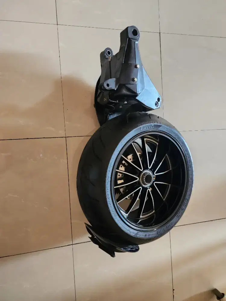 Di jual  LIMBAH  MOGE  DUCATI. DIAVEL