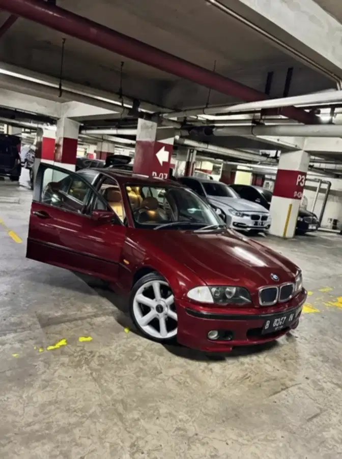 BMW 318i 1999 Bensin