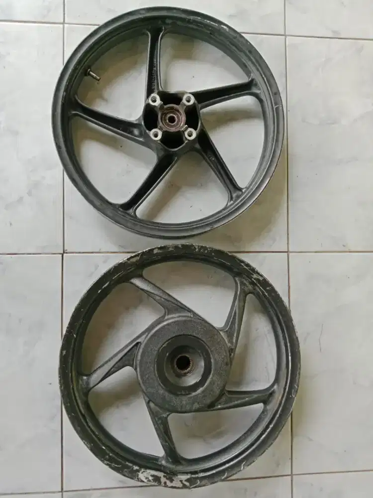 Dijual velg motor Vario 125 Orisinil