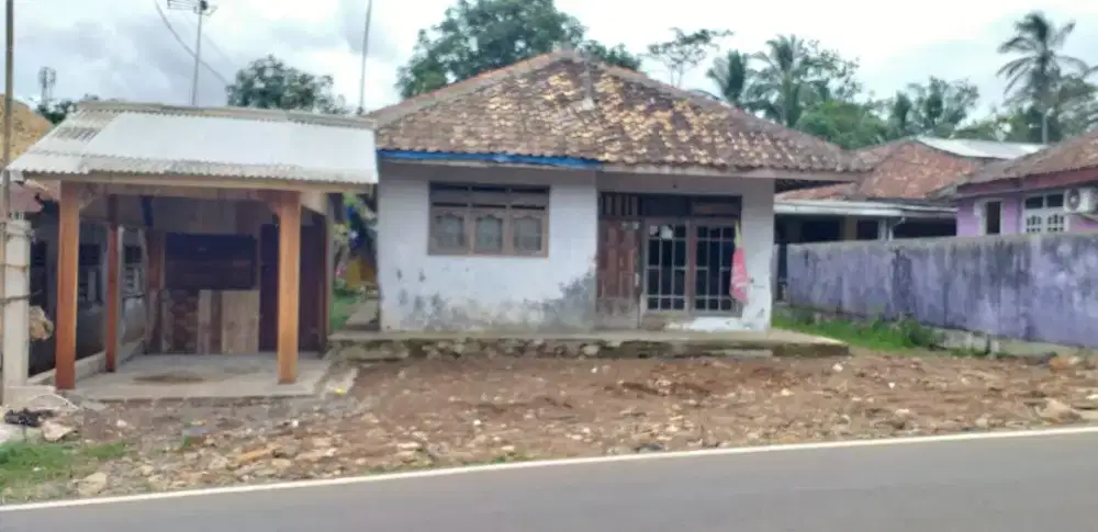 Kesempatan Langka!Rumah di Lahan Luas, Strategis & Bernilai Tinggi