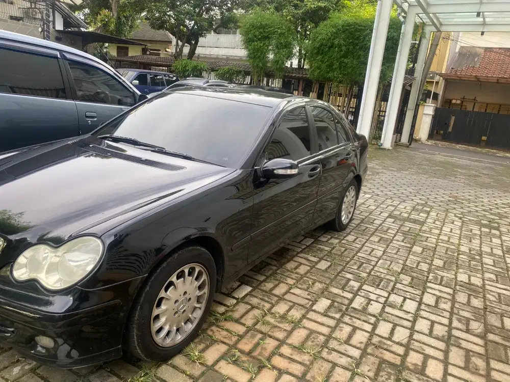 Mercedes-Benz C240 2005 Bensin