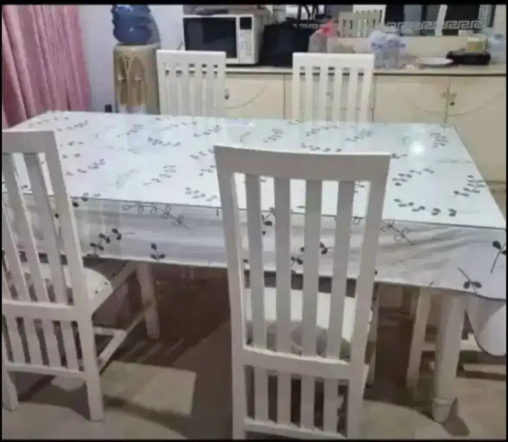Meja Makan Minimalis 6 kursi