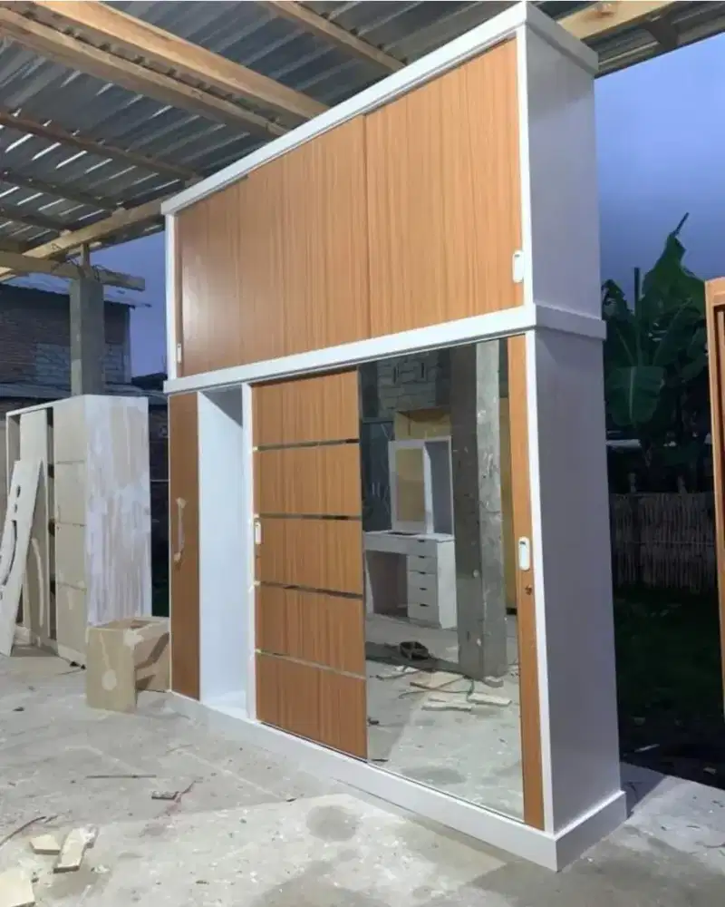 Wardrobe lemari pakaian elegant minimalis