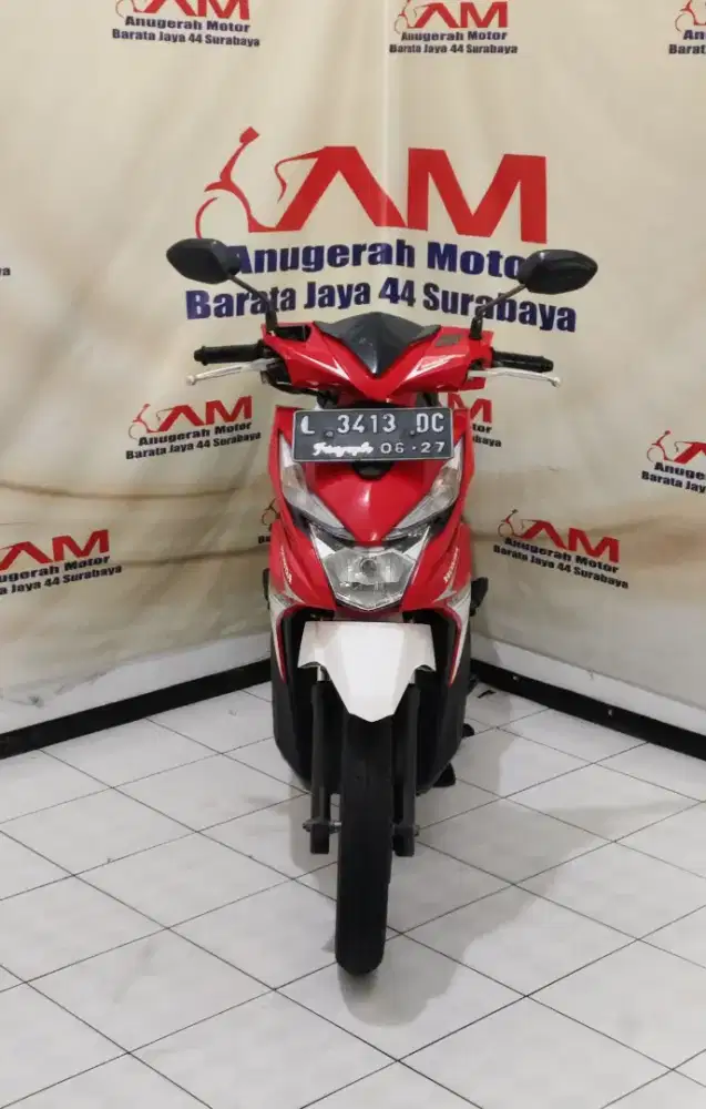 Honda Beat Eco Tahun 2017 warna Merah Putih