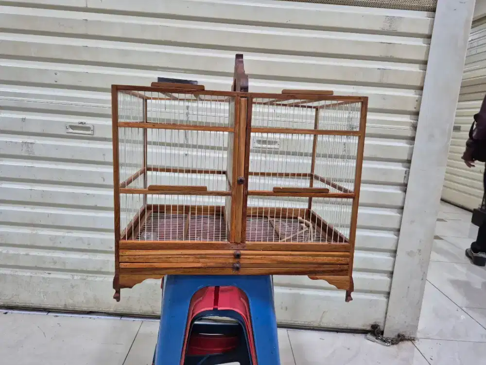 Kandang burung sekat