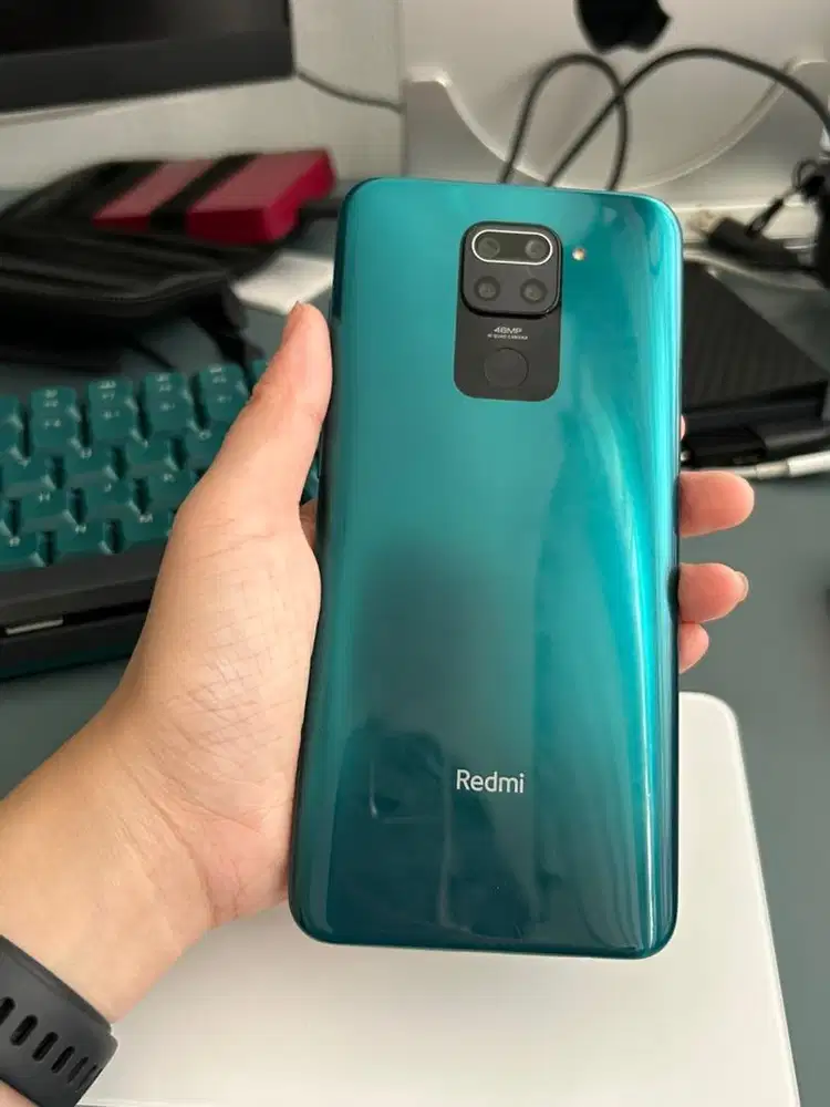 Xiaomi Redmi Note 9 4/64– Masih Baru | Full Box (Minus Charger)