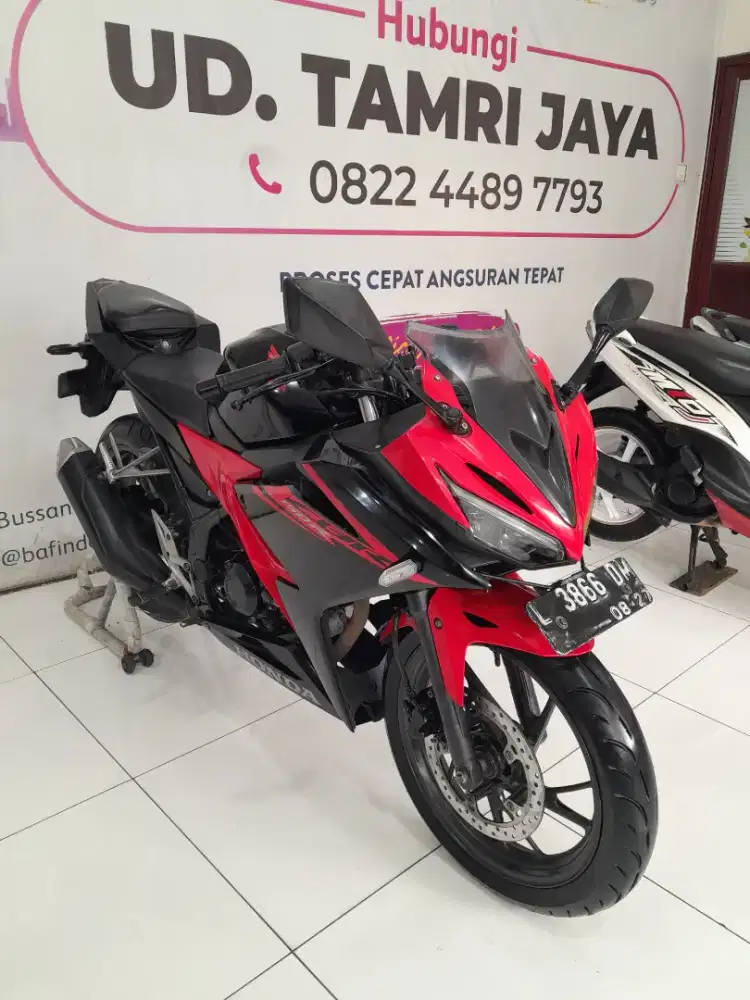 HONDA CBR 150 R 2017 UM 500 AJA