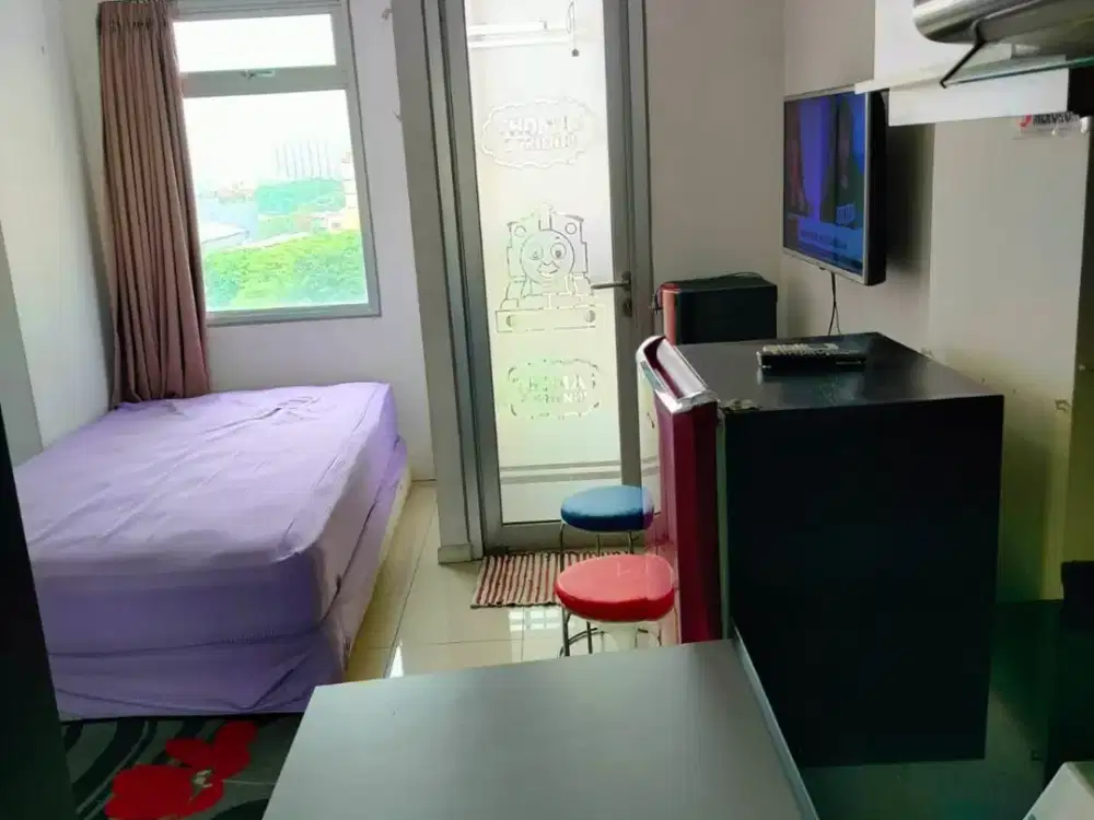 disewa unit apartemen green lake sunter,studio furnished,lantai rendah,Ac dan waterheater