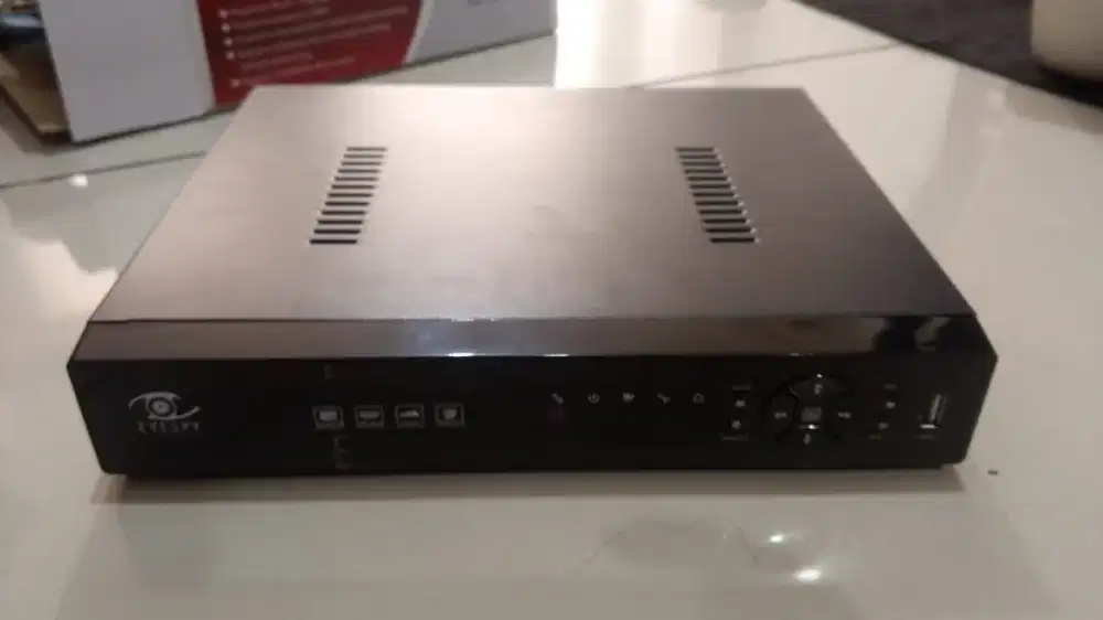 DVR merk eyespy 8 channel