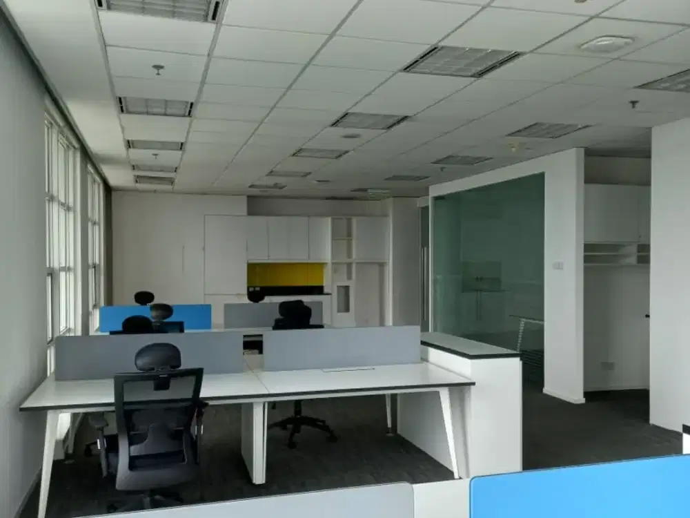 SEWA KANTOR DI  JAKARTA SELATAN  MEGA  KUNINGAN  176M2  FURNISHED  230K NEGO