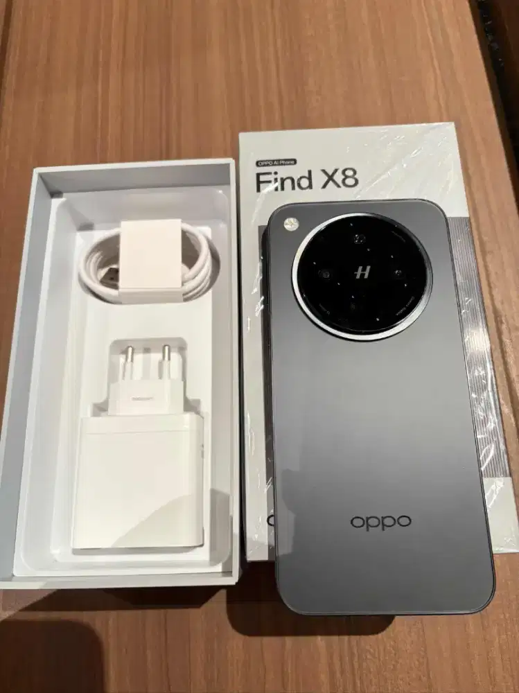 OPPO FIND X8 (12+12/256 GB)