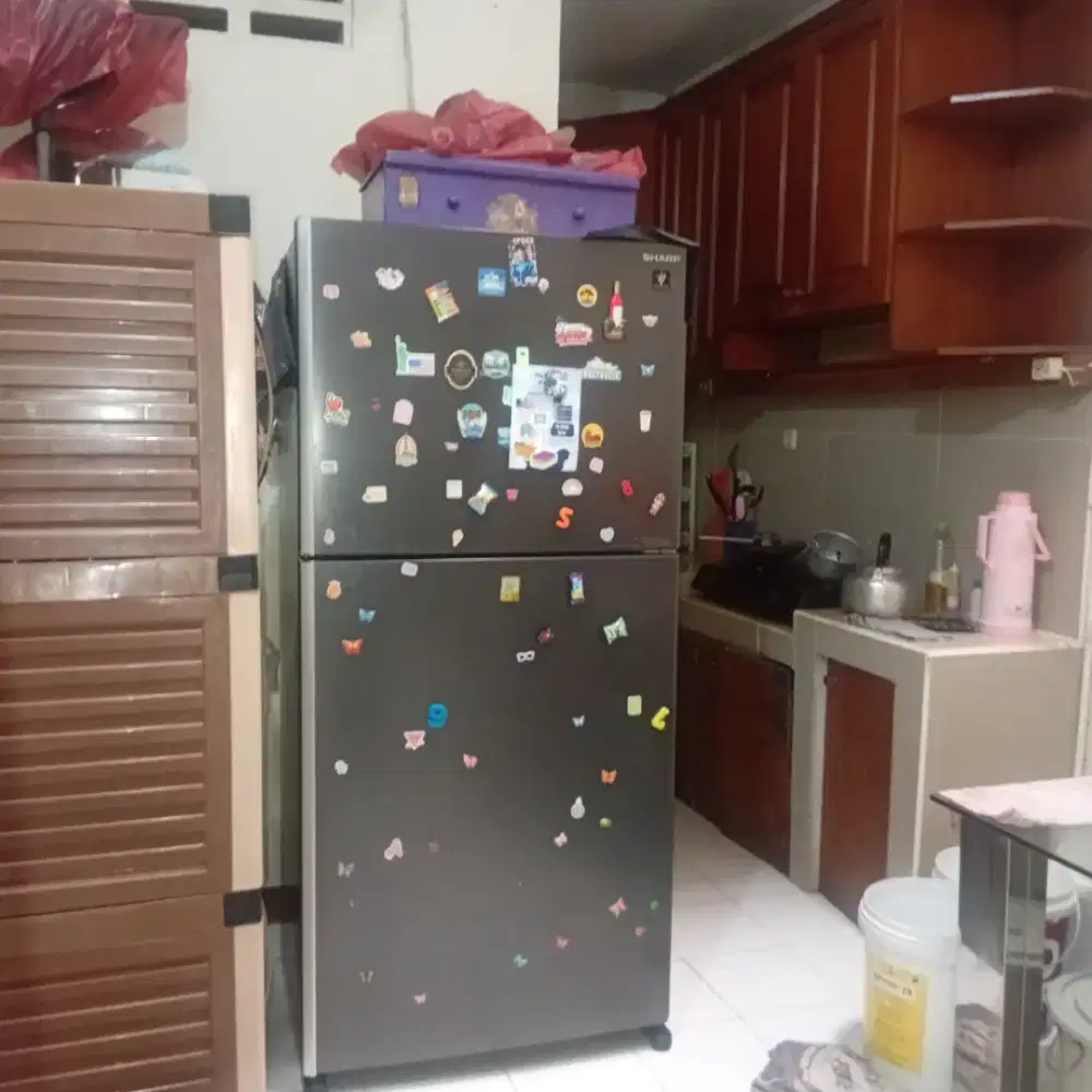 Kulkas 2 Pintu Jumbo Silver jual Cepat